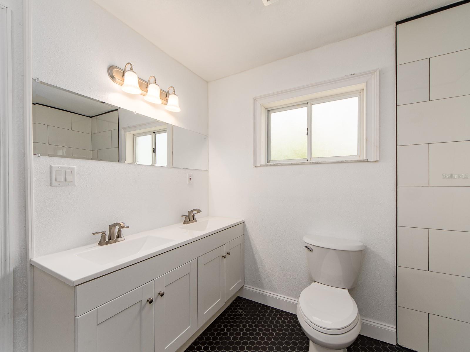 720 115TH AVE — photo 21