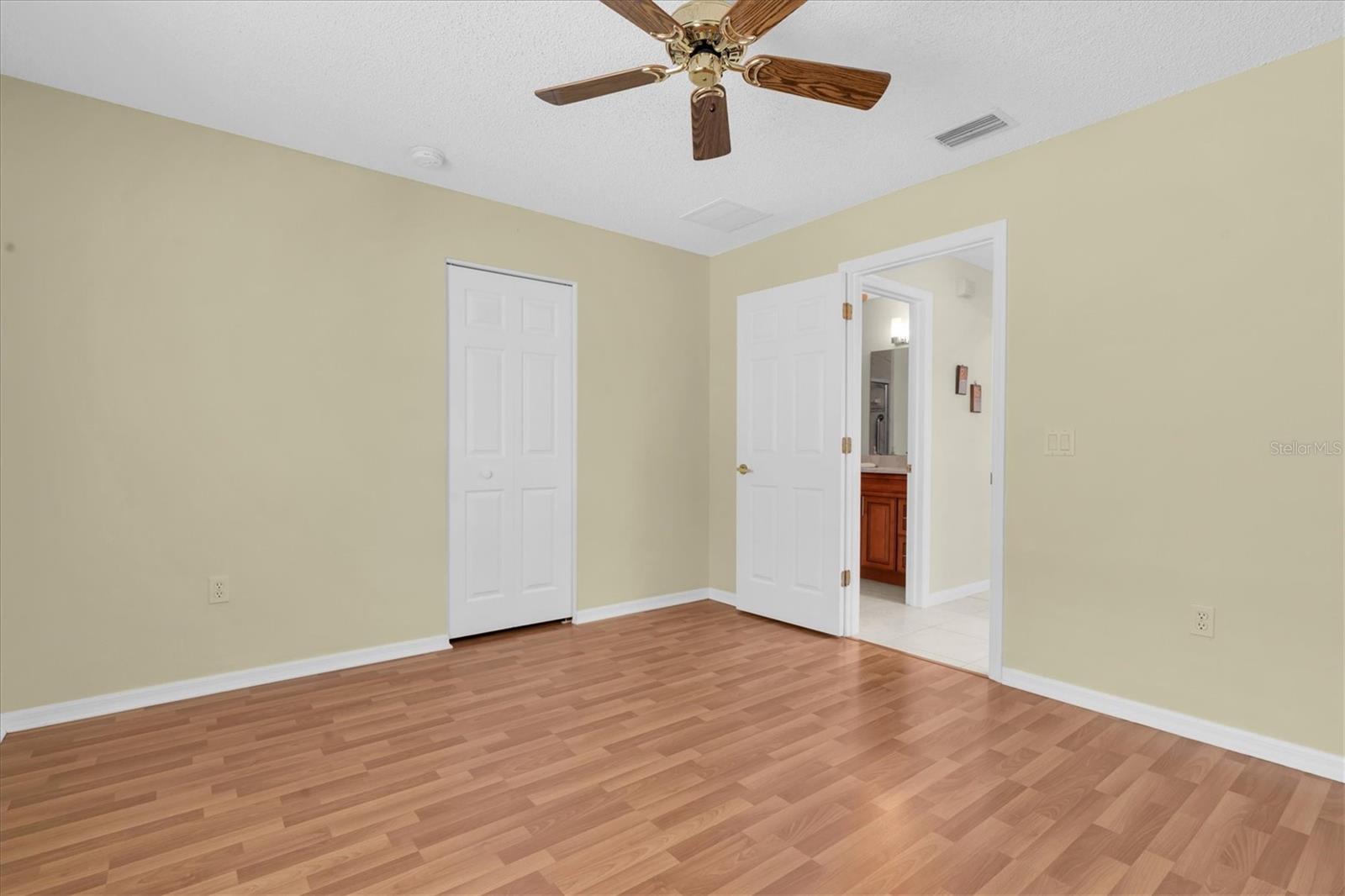11250 HOLLANDER AVE — photo 32