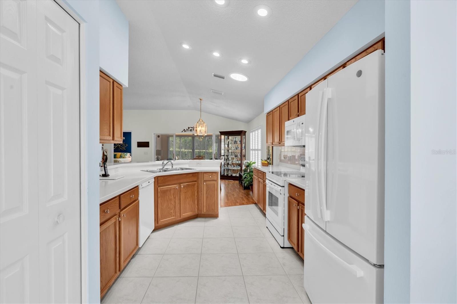 11250 HOLLANDER AVE — photo 16