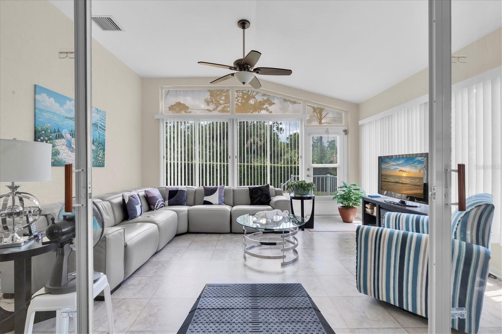 11250 HOLLANDER AVE — photo 21