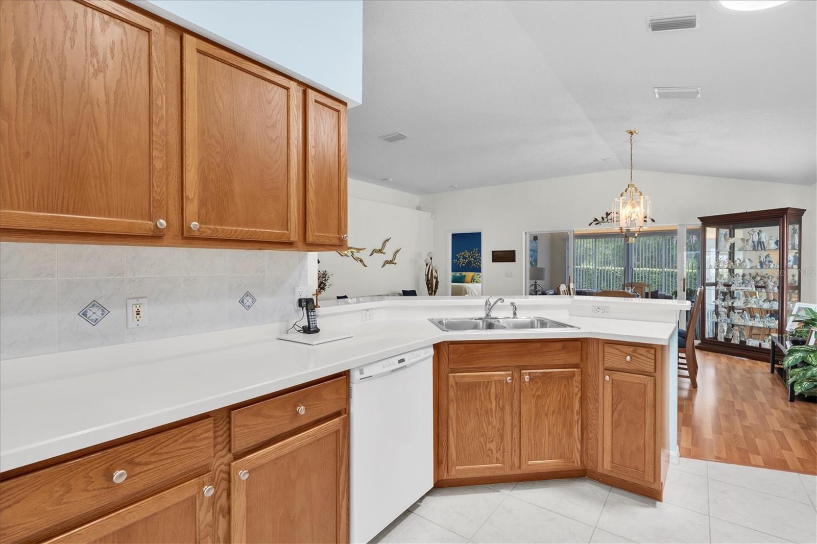 11250 HOLLANDER AVE — photo 15