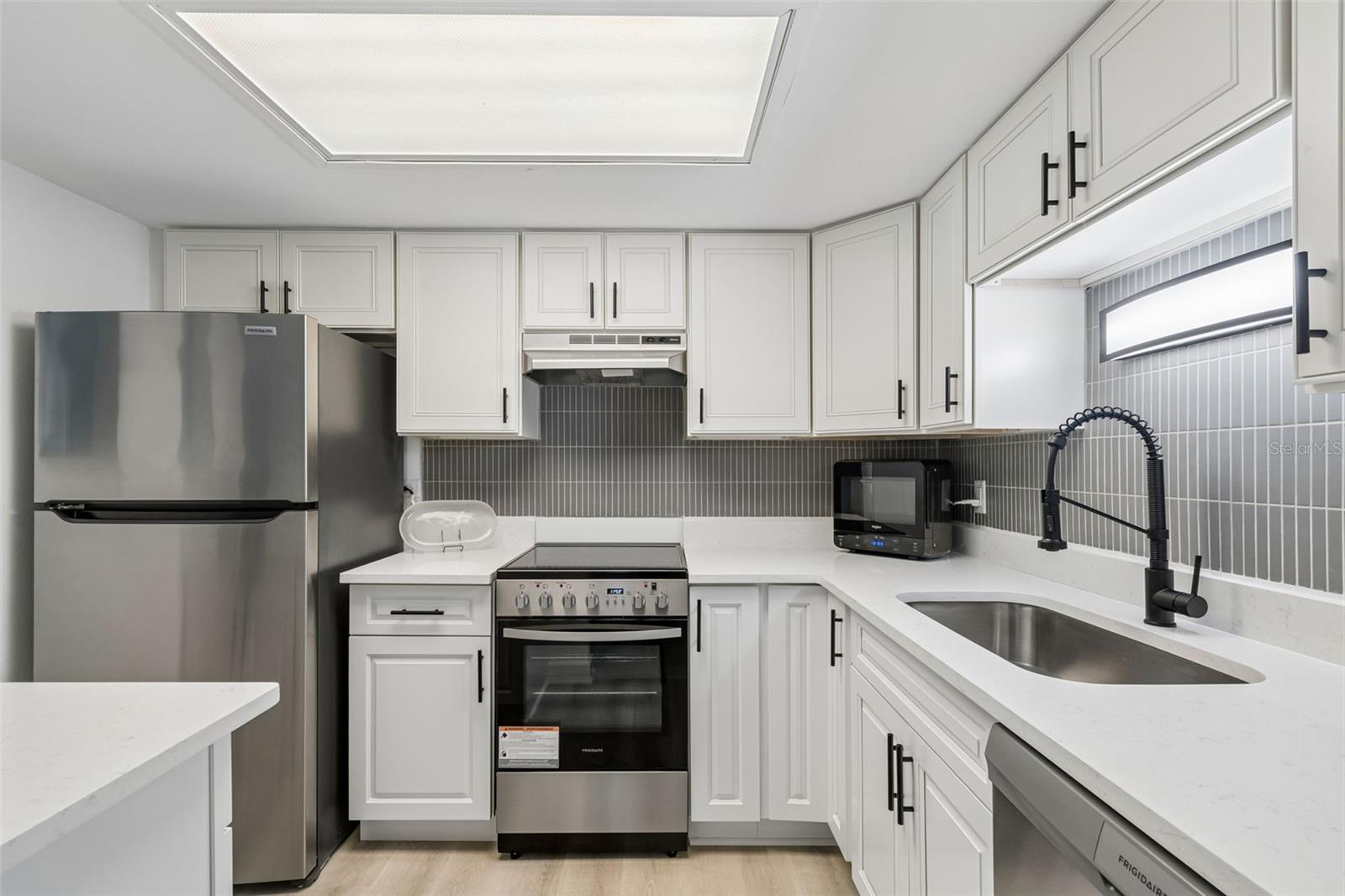 552 PLAZA SEVILLE CT #97 — photo 7