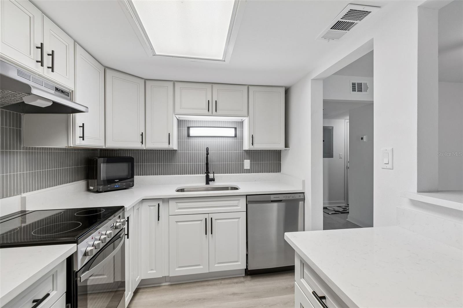 552 PLAZA SEVILLE CT #97 — photo 9