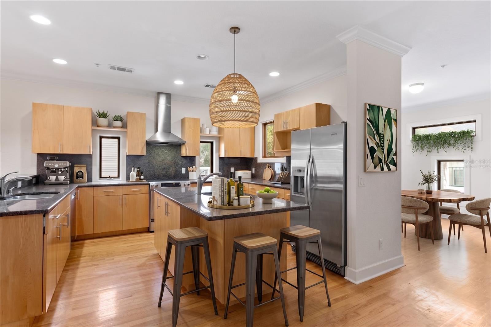 512 S GLEN AVE — photo 3