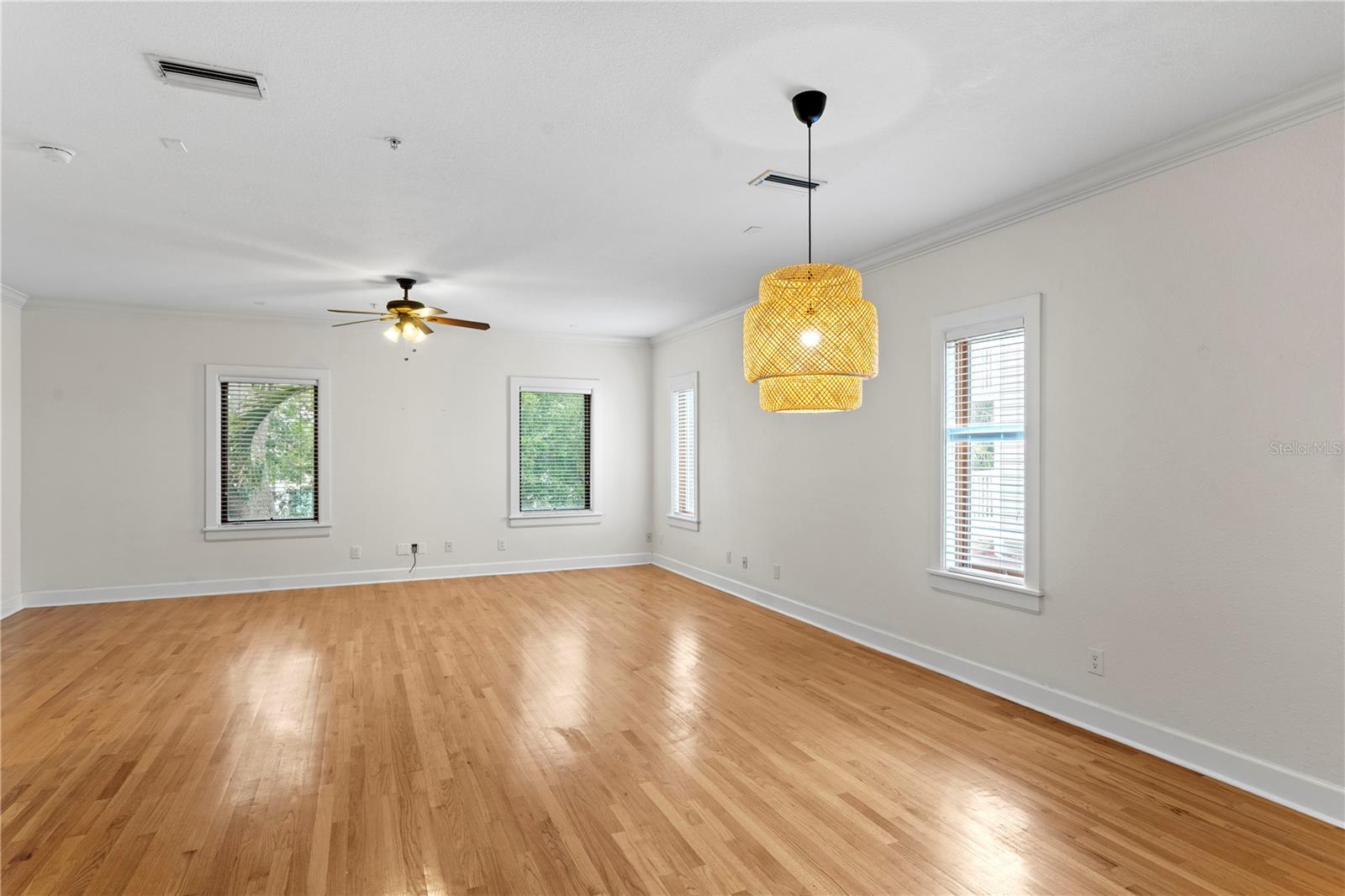 512 S GLEN AVE — photo 27