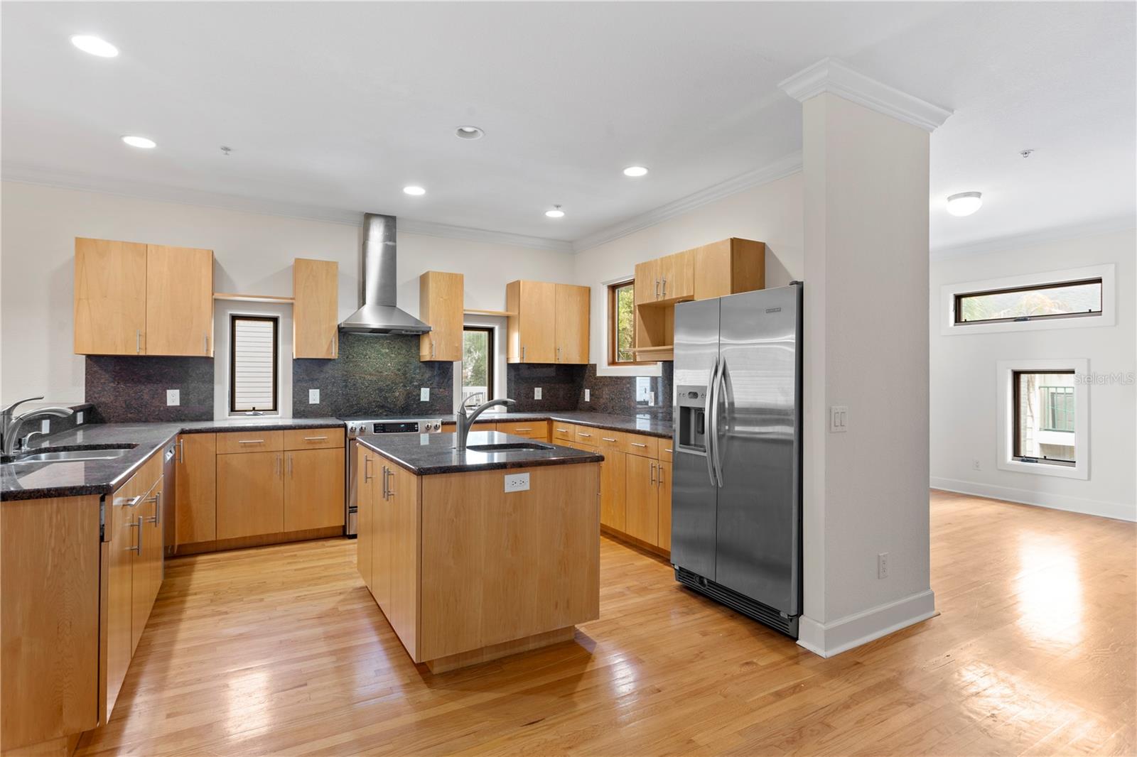 512 S GLEN AVE — photo 19