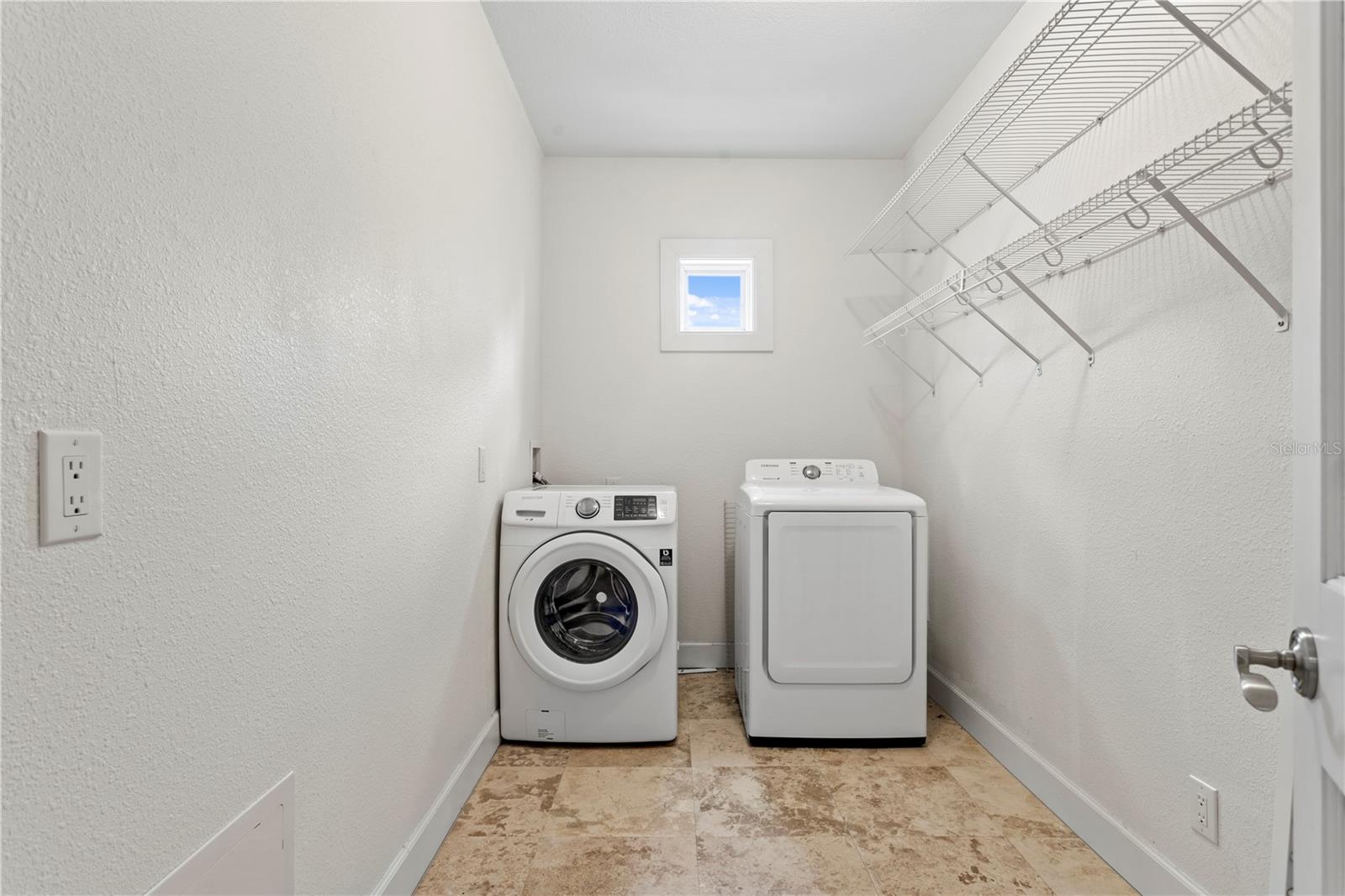 512 S GLEN AVE — photo 39