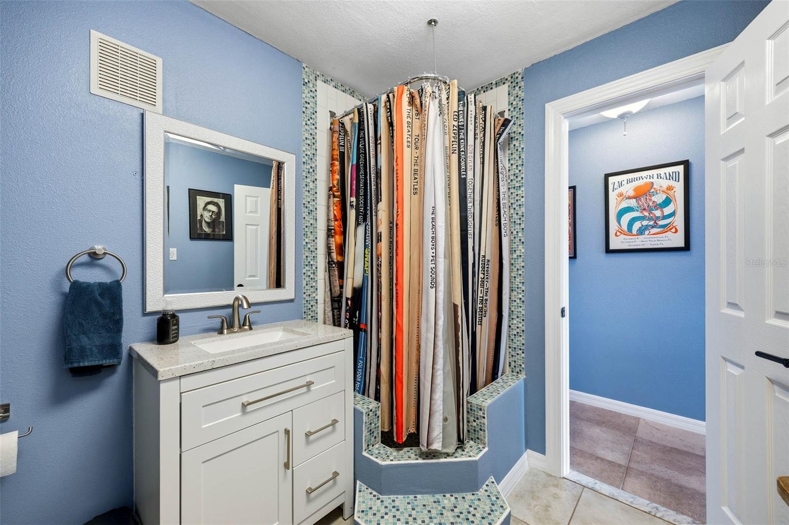 2395 HANOVER DR — photo 22