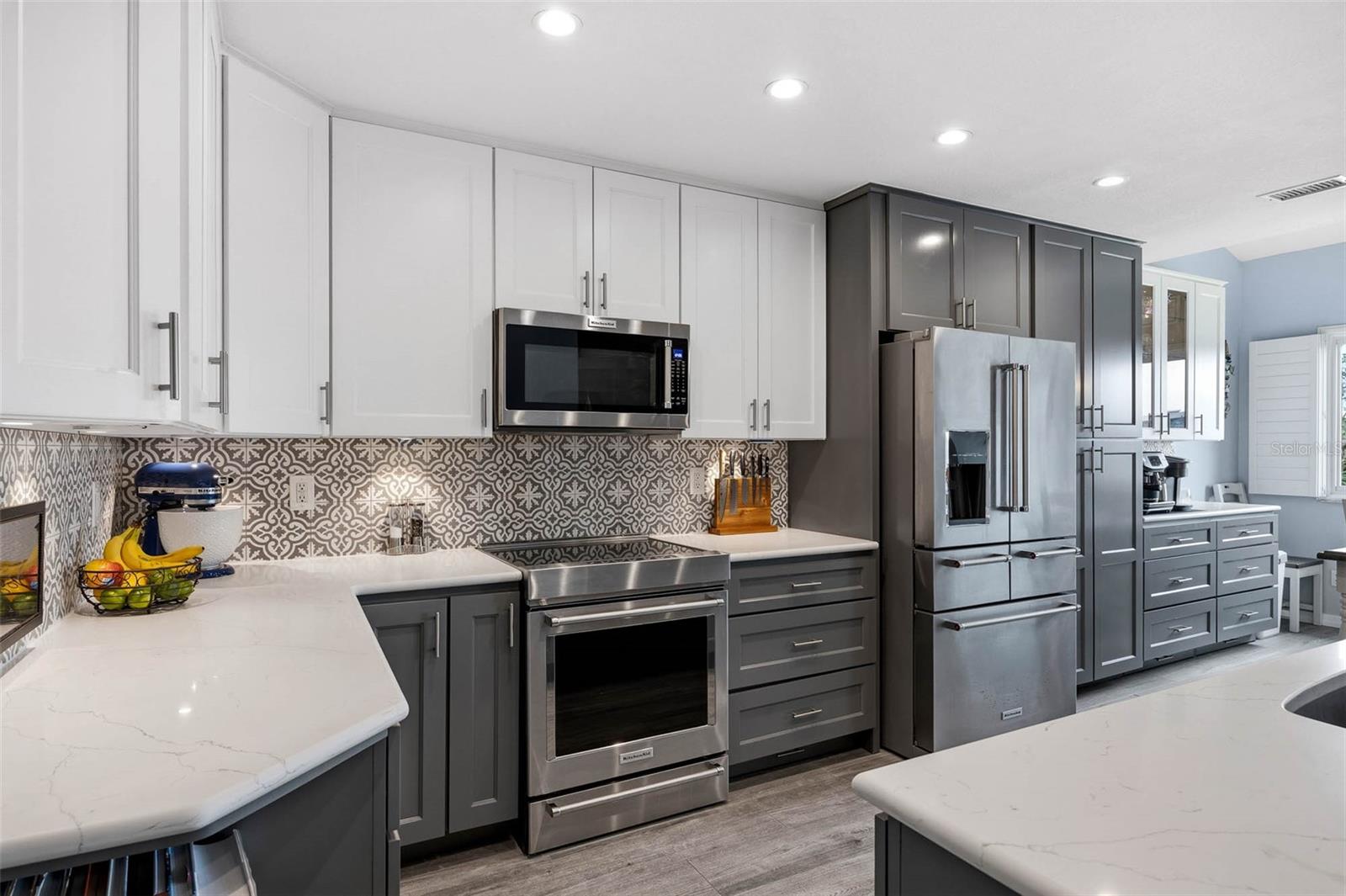 2395 HANOVER DR — photo 43