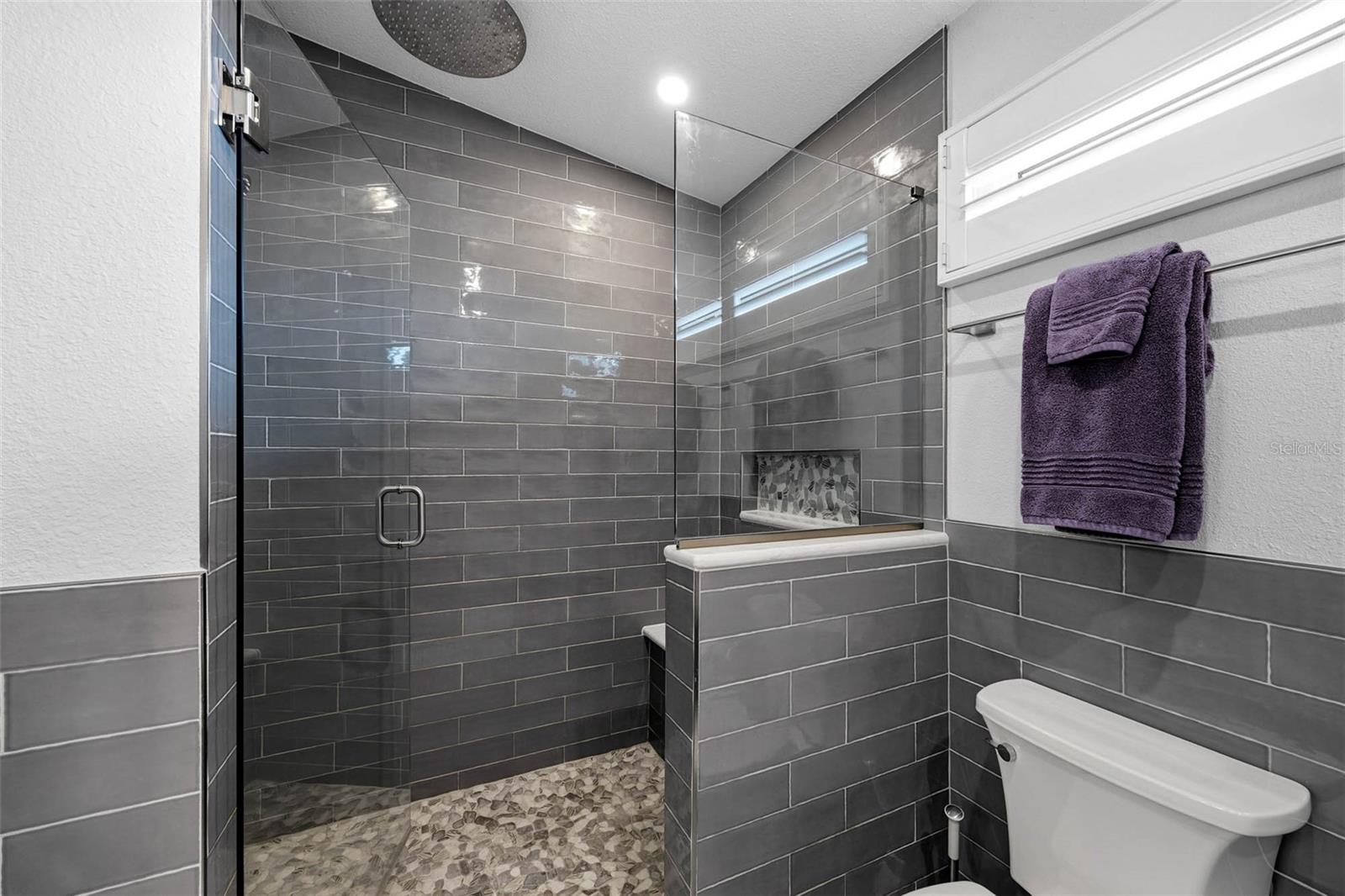 2395 HANOVER DR — photo 10