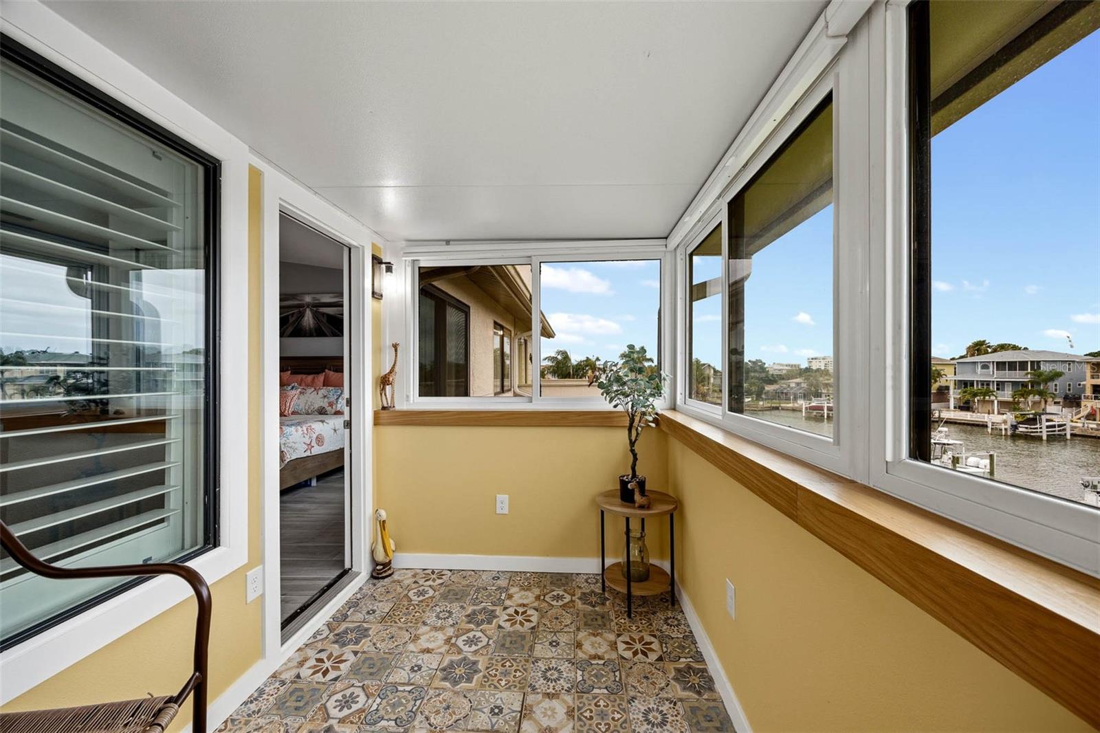 2395 HANOVER DR — photo 11