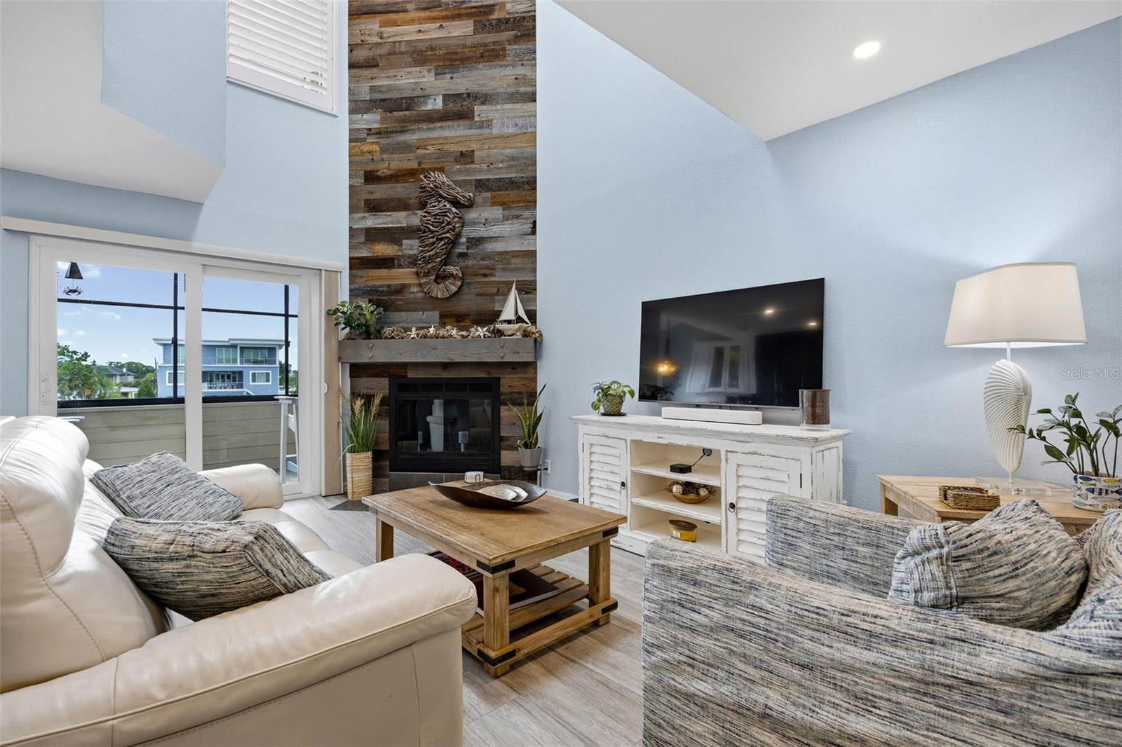 2395 HANOVER DR — photo 26