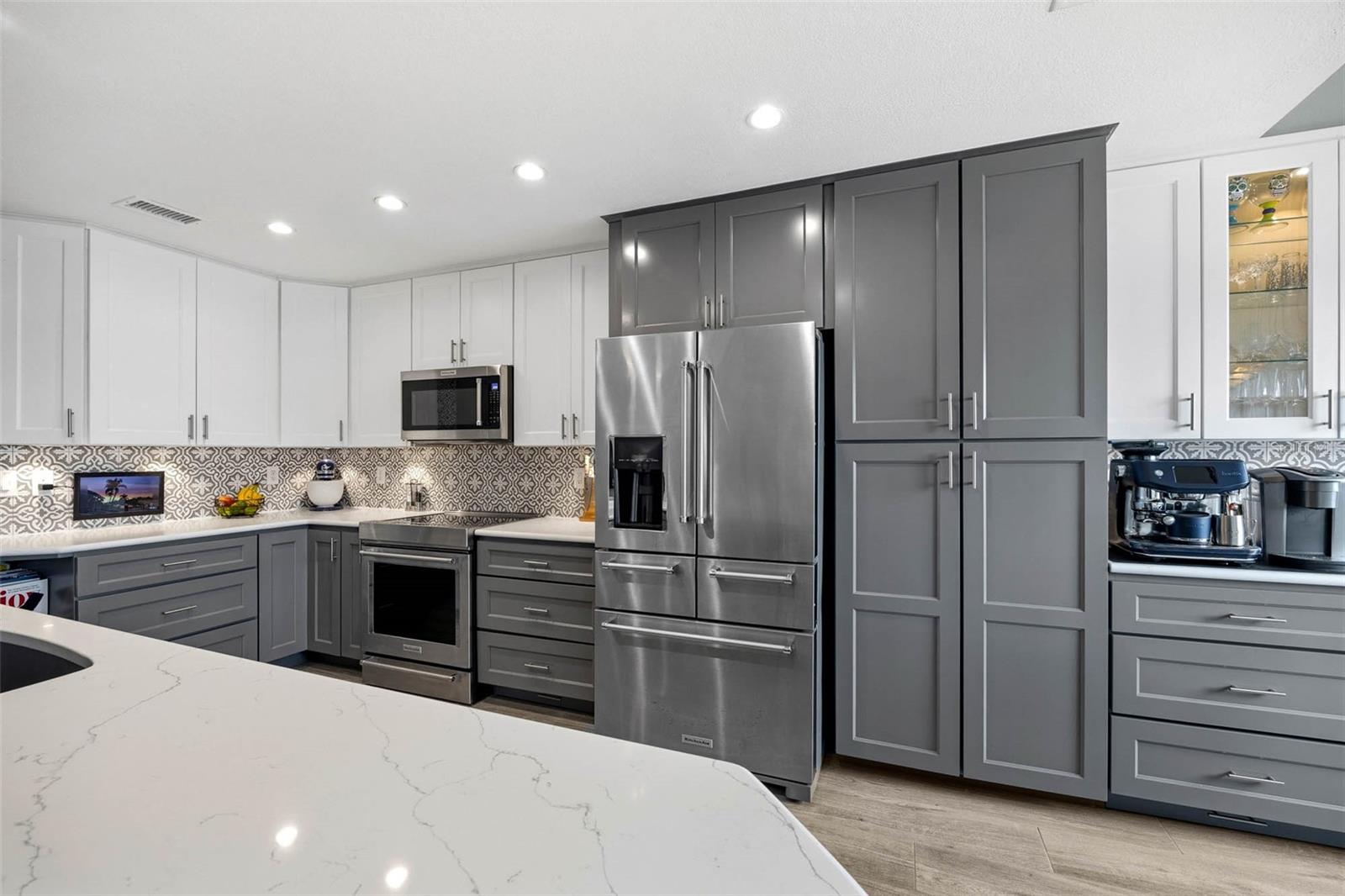 2395 HANOVER DR — photo 4