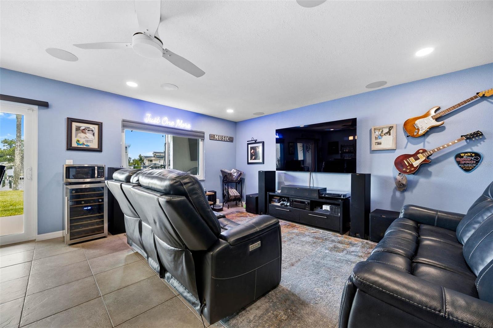 2395 HANOVER DR — photo 32