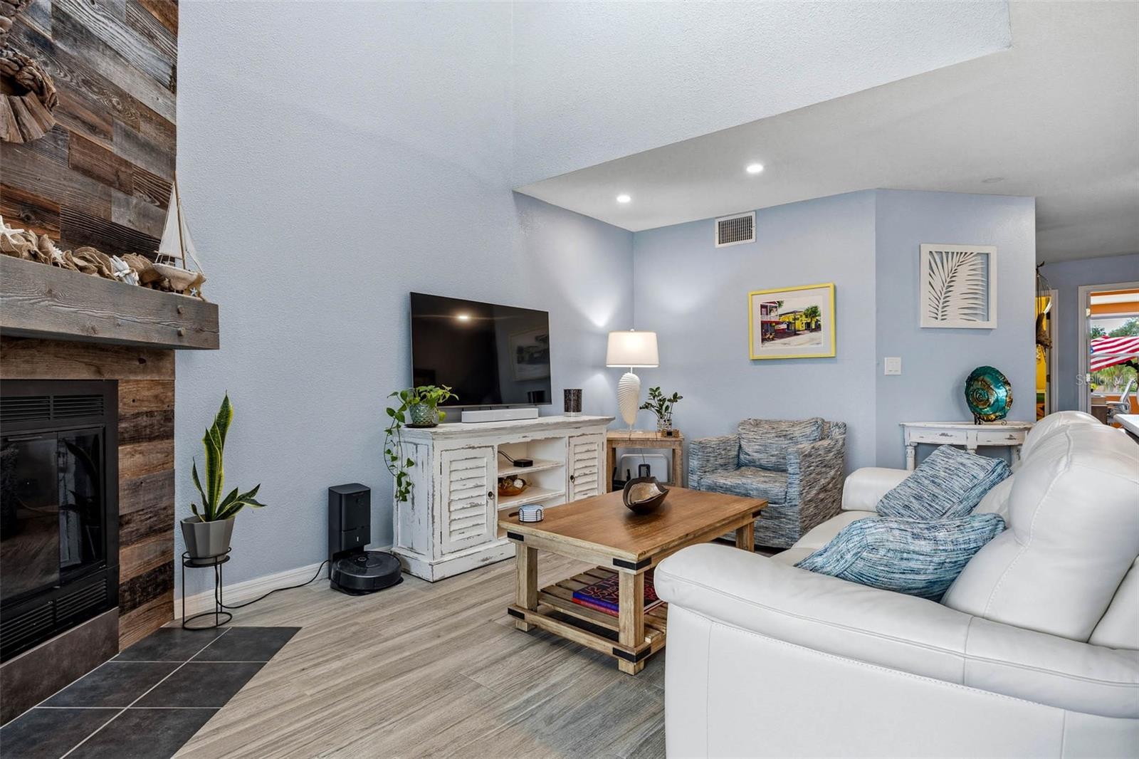 2395 HANOVER DR — photo 42