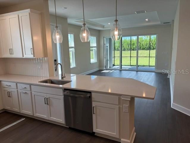 7532 MOONBEAM AVE — photo 2