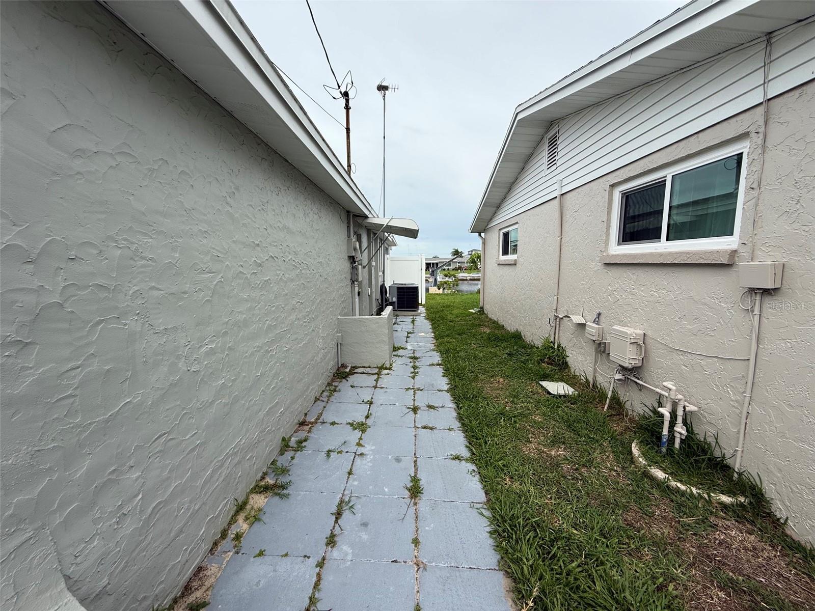 12739 3RD ISLE — photo 25