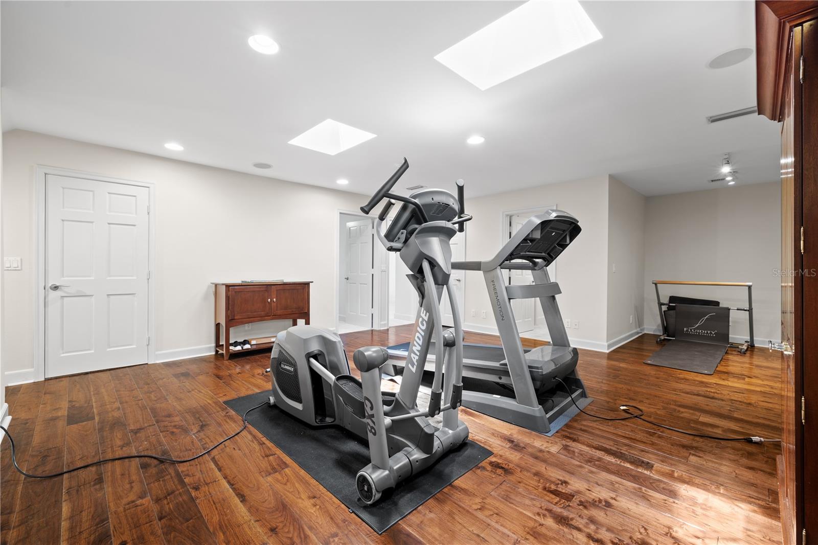 6305 BURNING TREE DR — photo 60