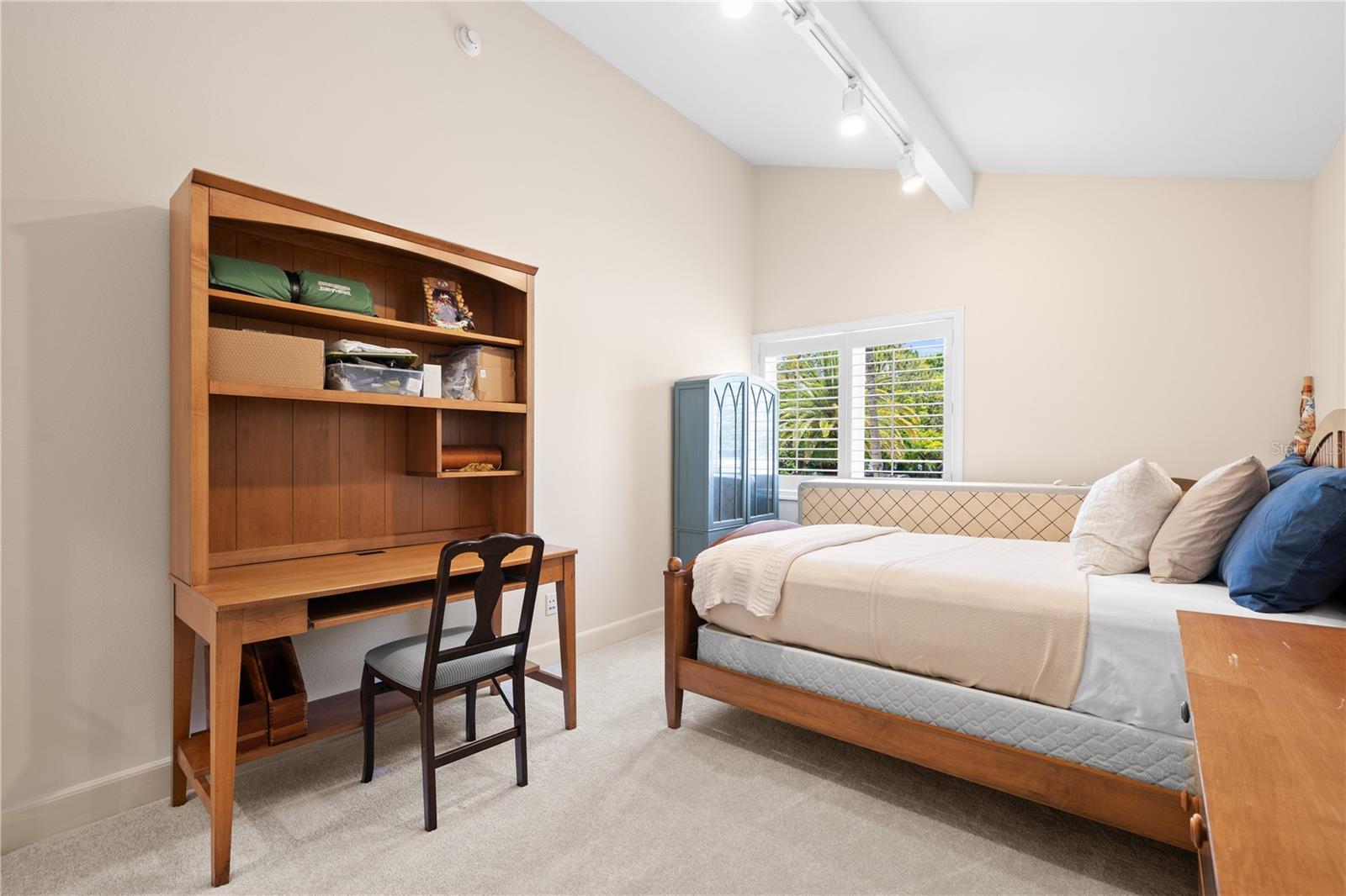 6305 BURNING TREE DR — photo 56