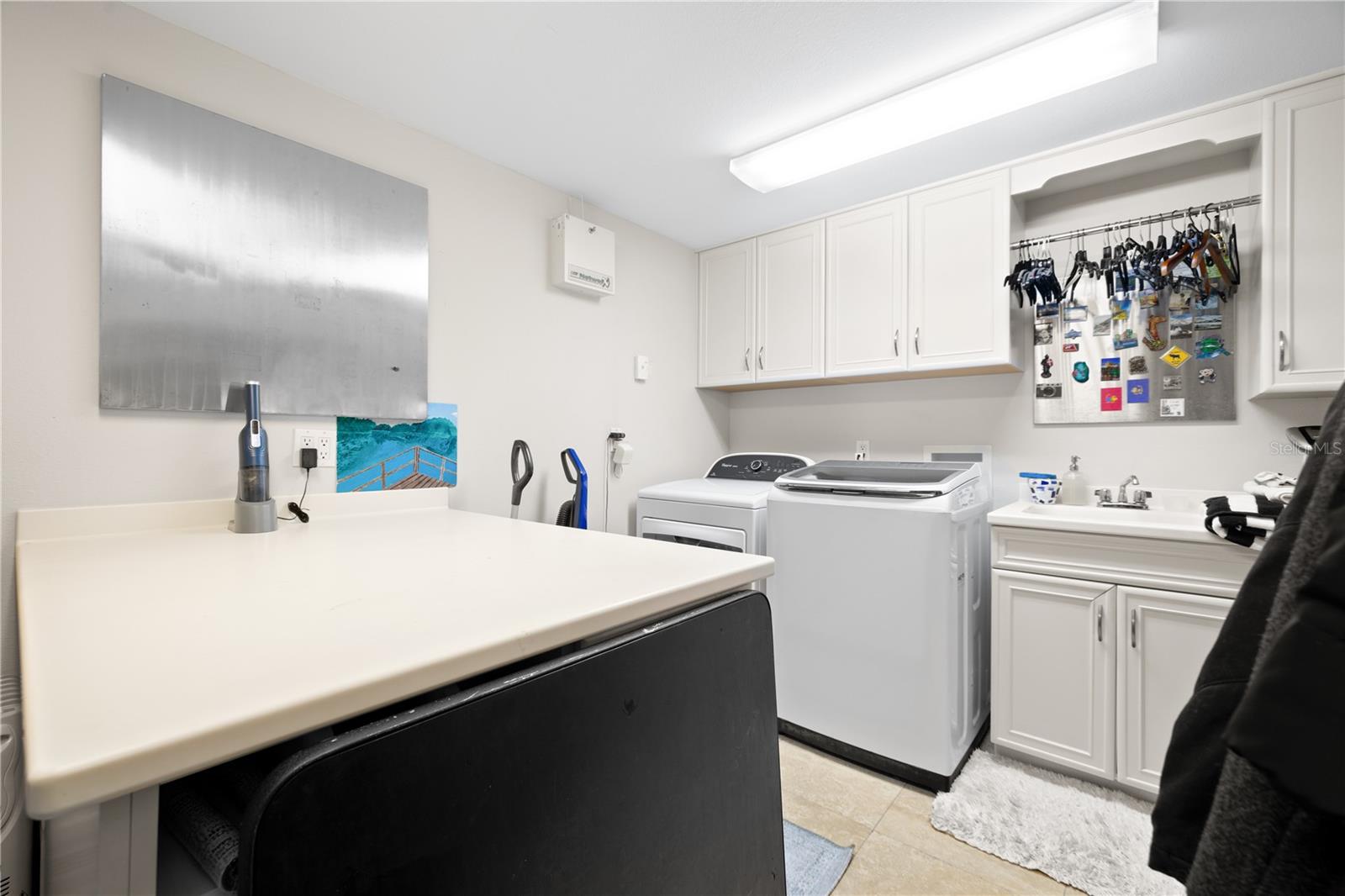 6305 BURNING TREE DR — photo 40