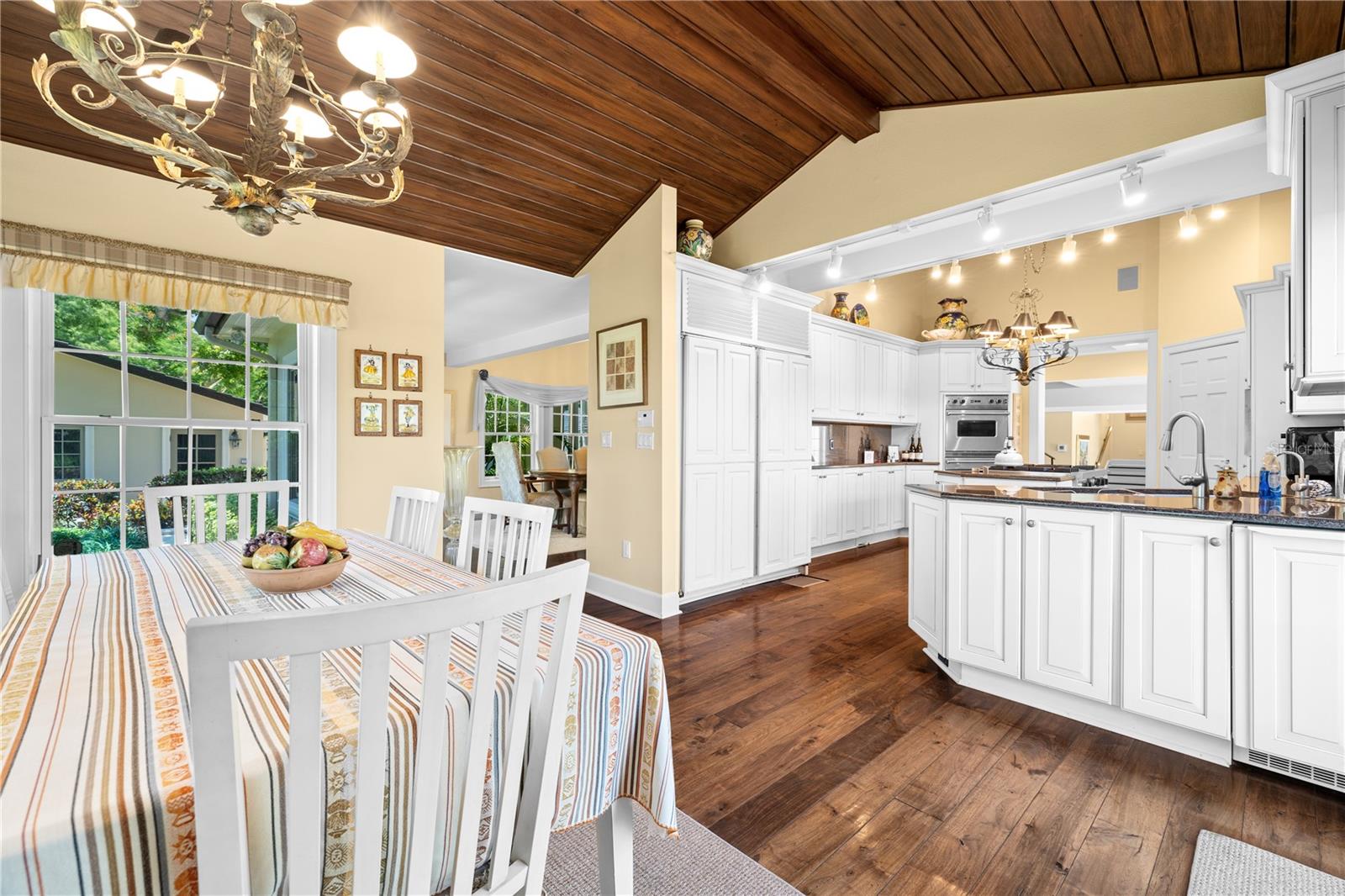 6305 BURNING TREE DR — photo 21