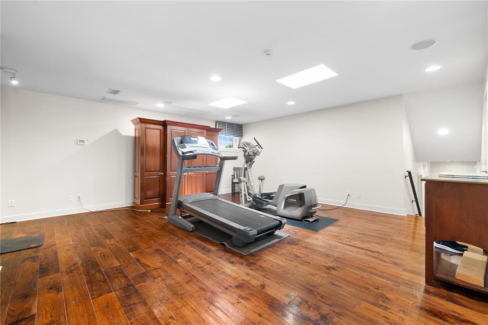 6305 BURNING TREE DR — photo 62