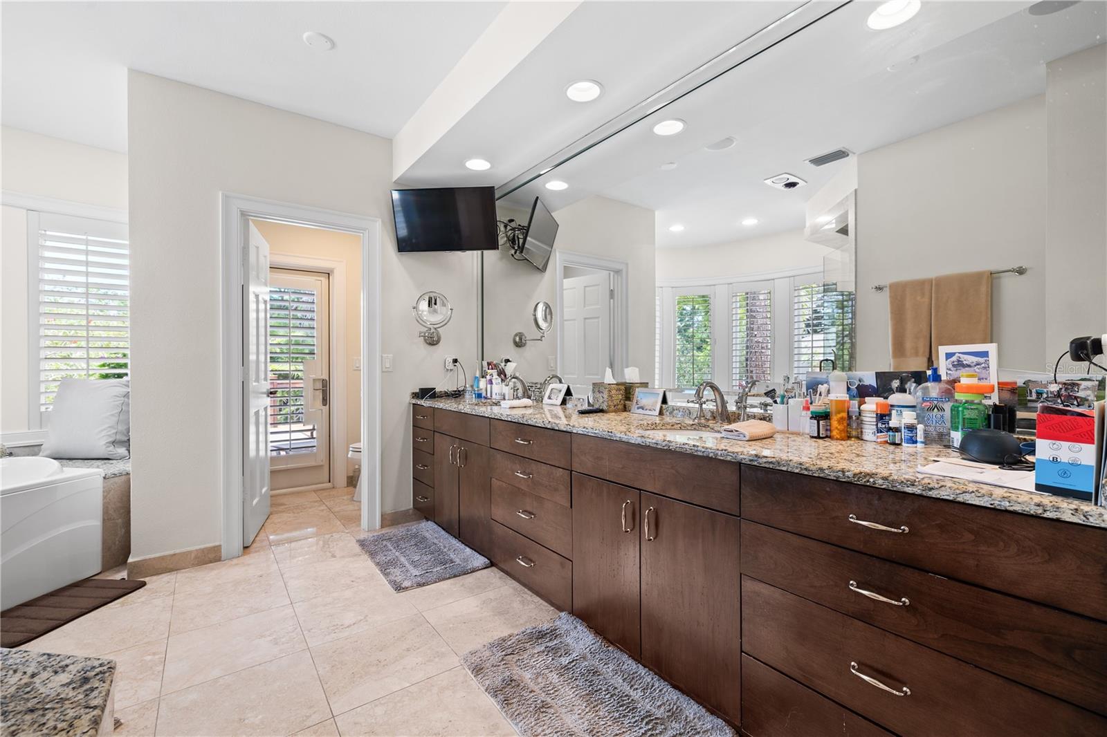 6305 BURNING TREE DR — photo 35