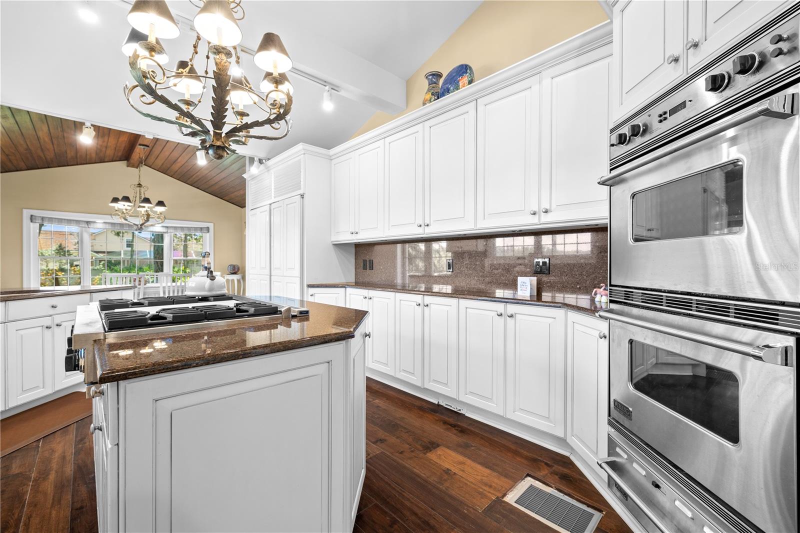 6305 BURNING TREE DR — photo 25