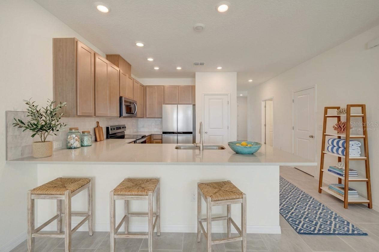 6353 JENSEN VIEW AVE — photo 2