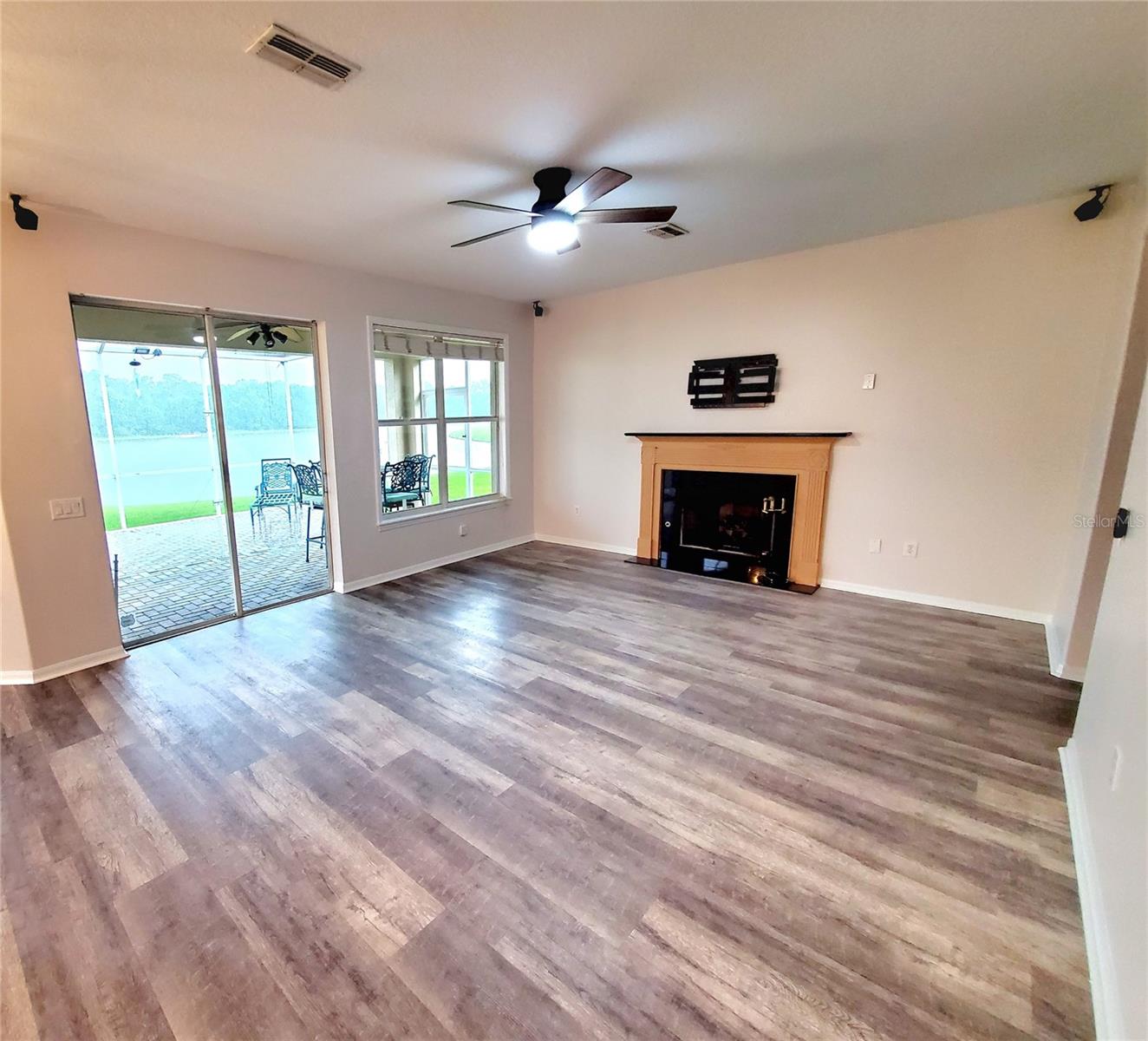 25644 FRITH ST — photo 18
