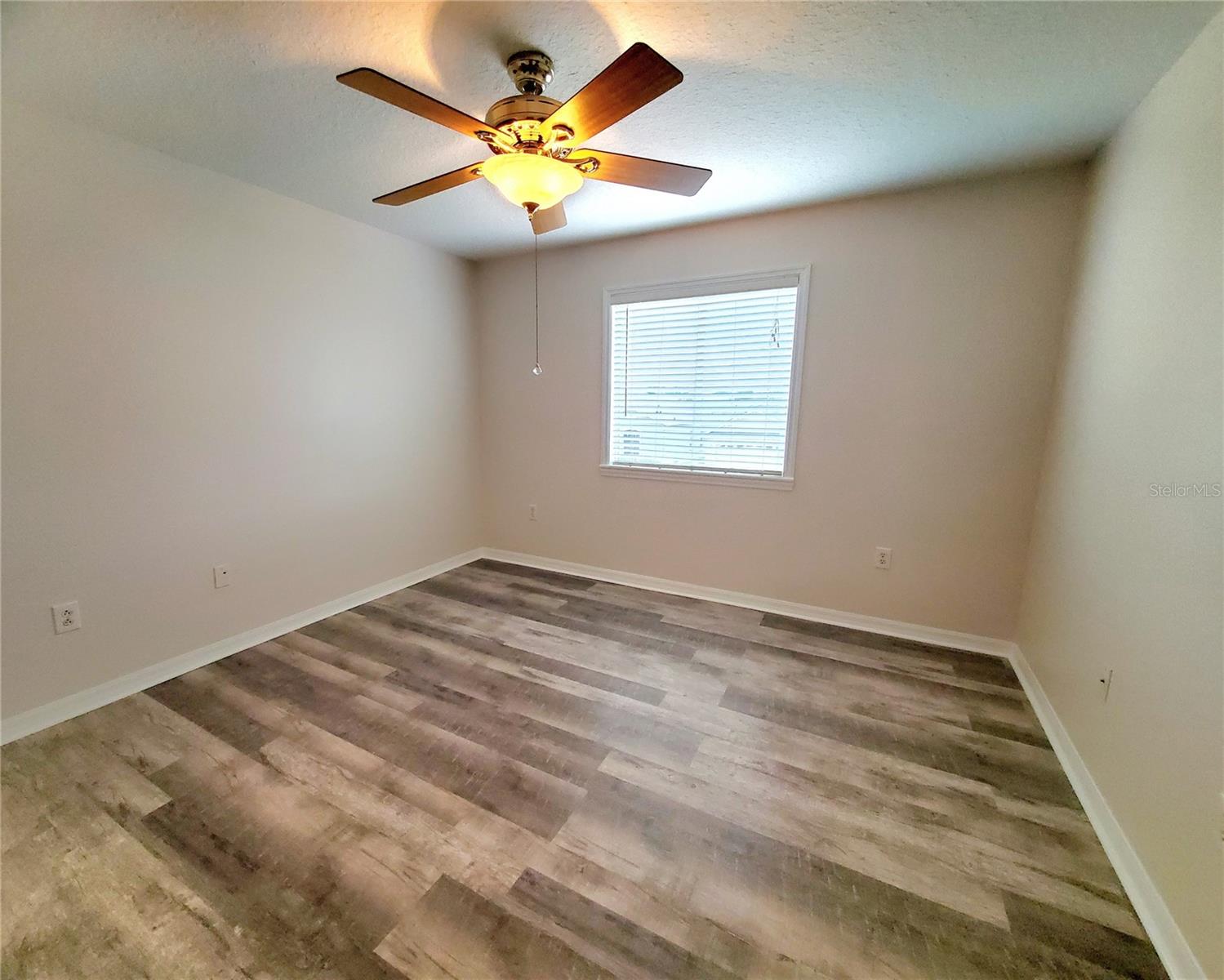 25644 FRITH ST — photo 39