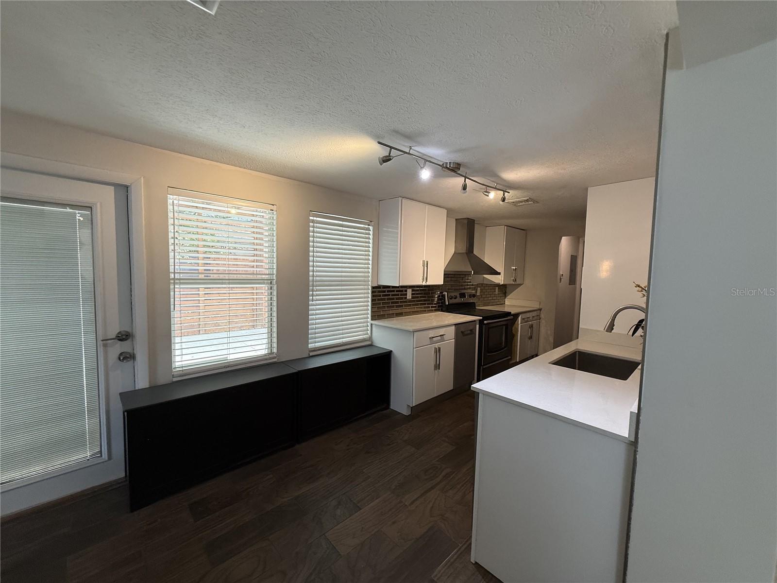 907 FRUITLAND AVE — photo 8