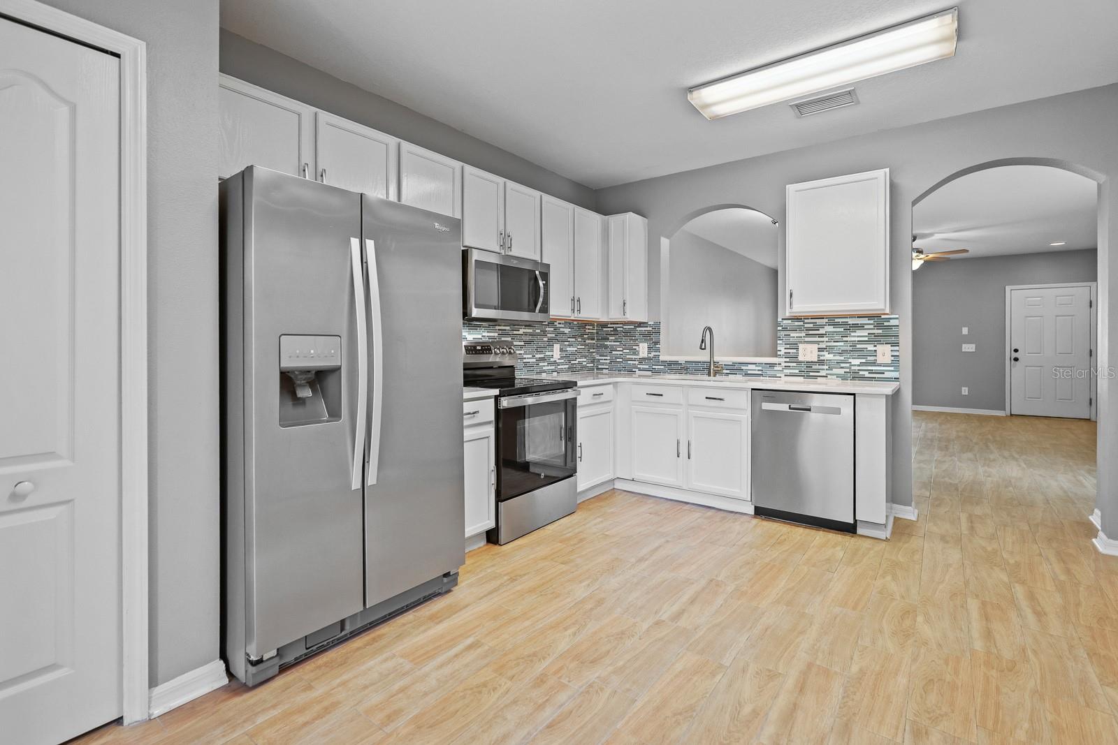 5879 FISHHAWK RIDGE DR — photo 2