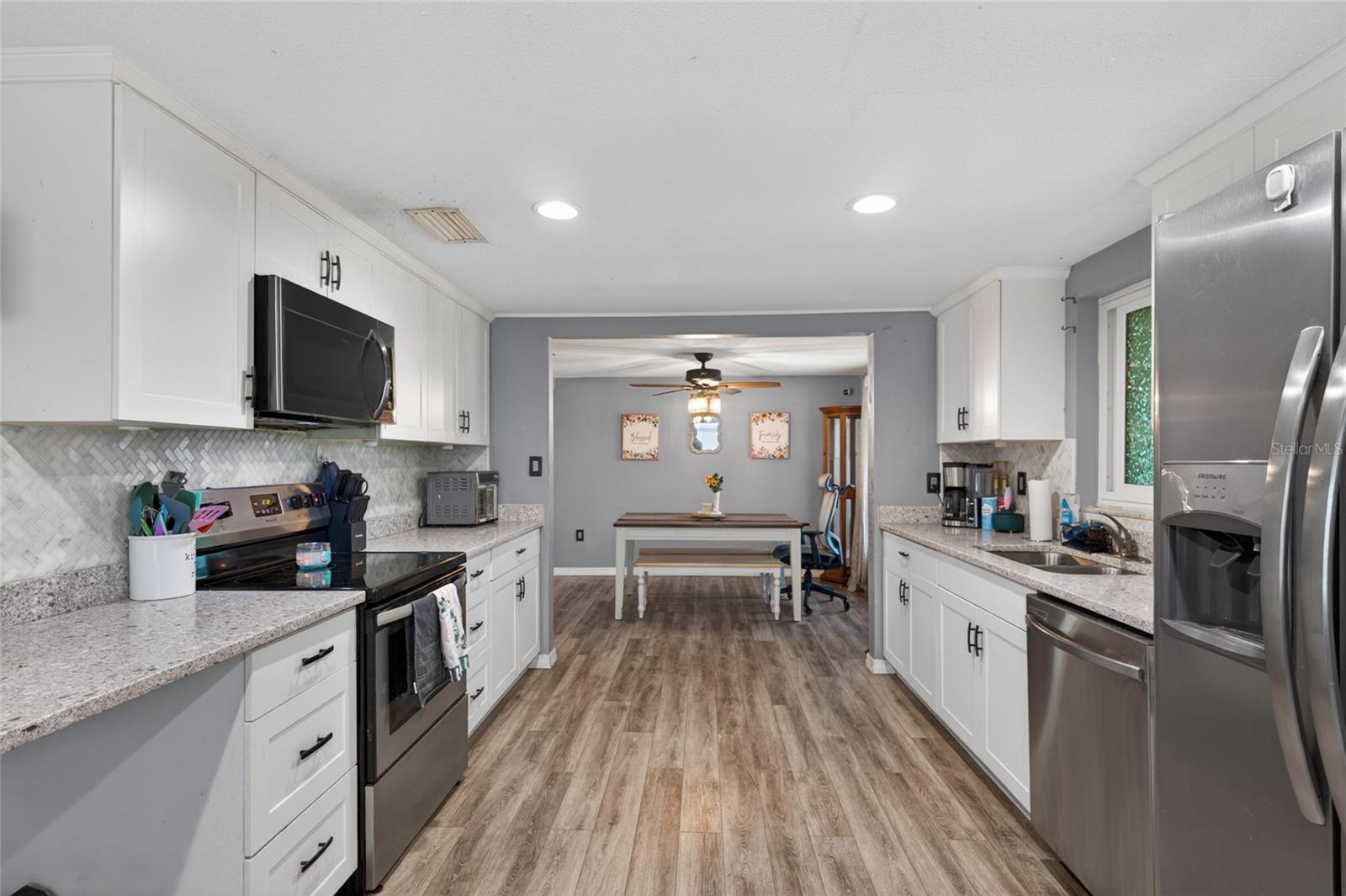 10237 OAK HILL DR — photo 11
