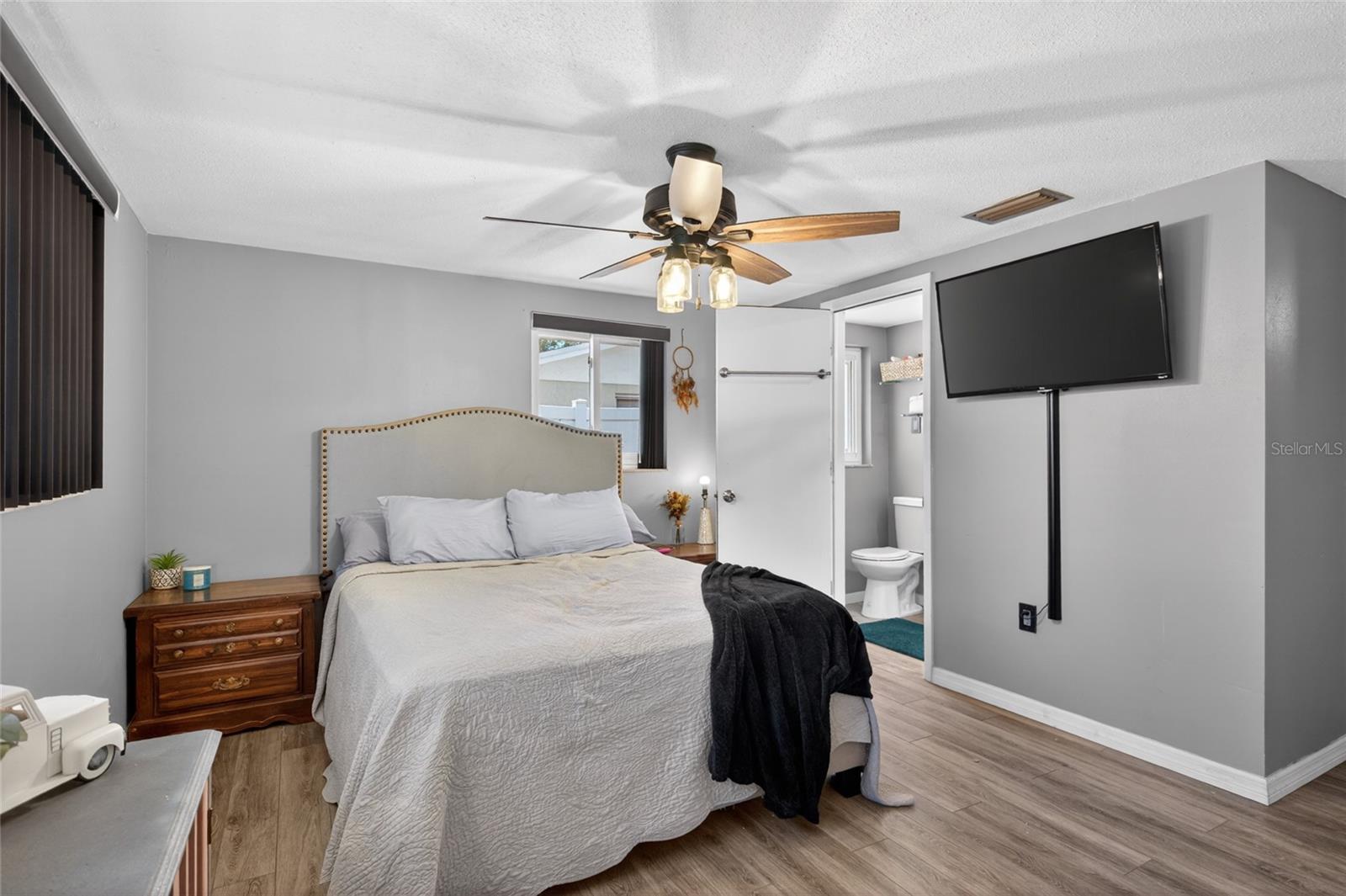 10237 OAK HILL DR — photo 19
