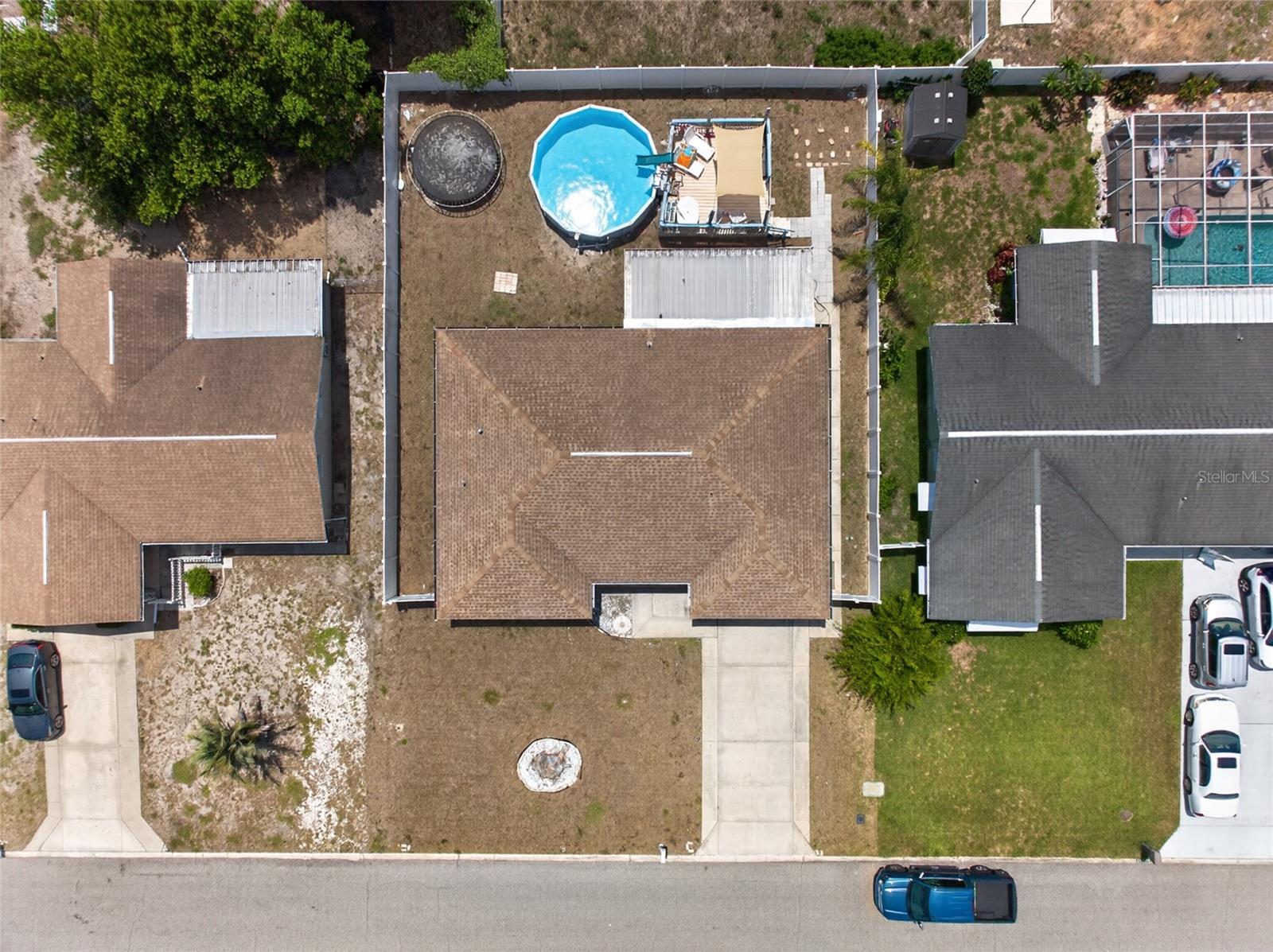 10237 OAK HILL DR — photo 37