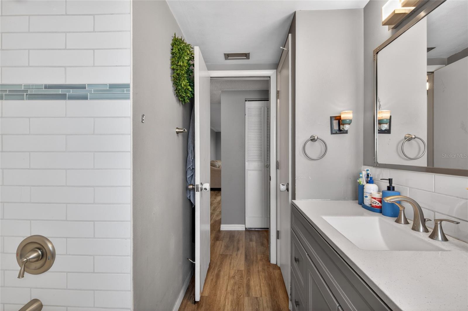 10237 OAK HILL DR — photo 27