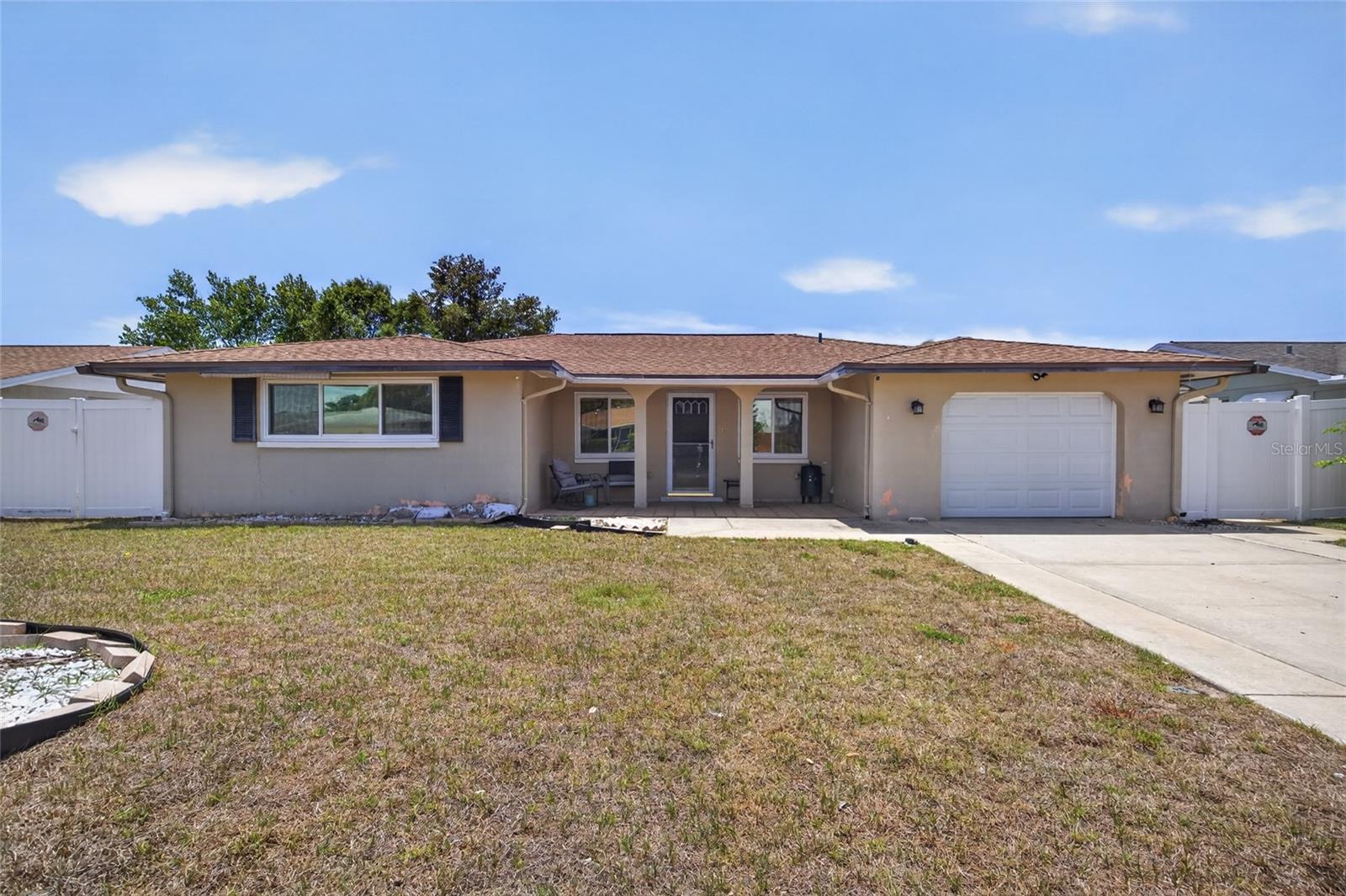 10237 OAK HILL DR — photo 2