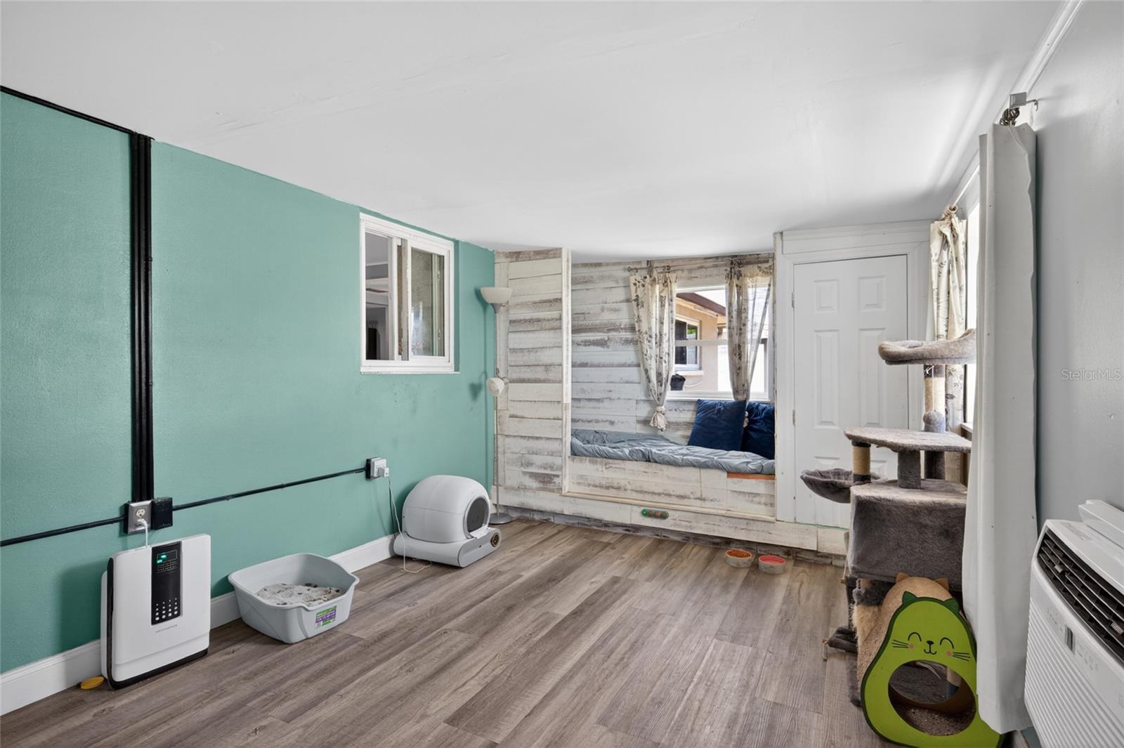 10237 OAK HILL DR — photo 28