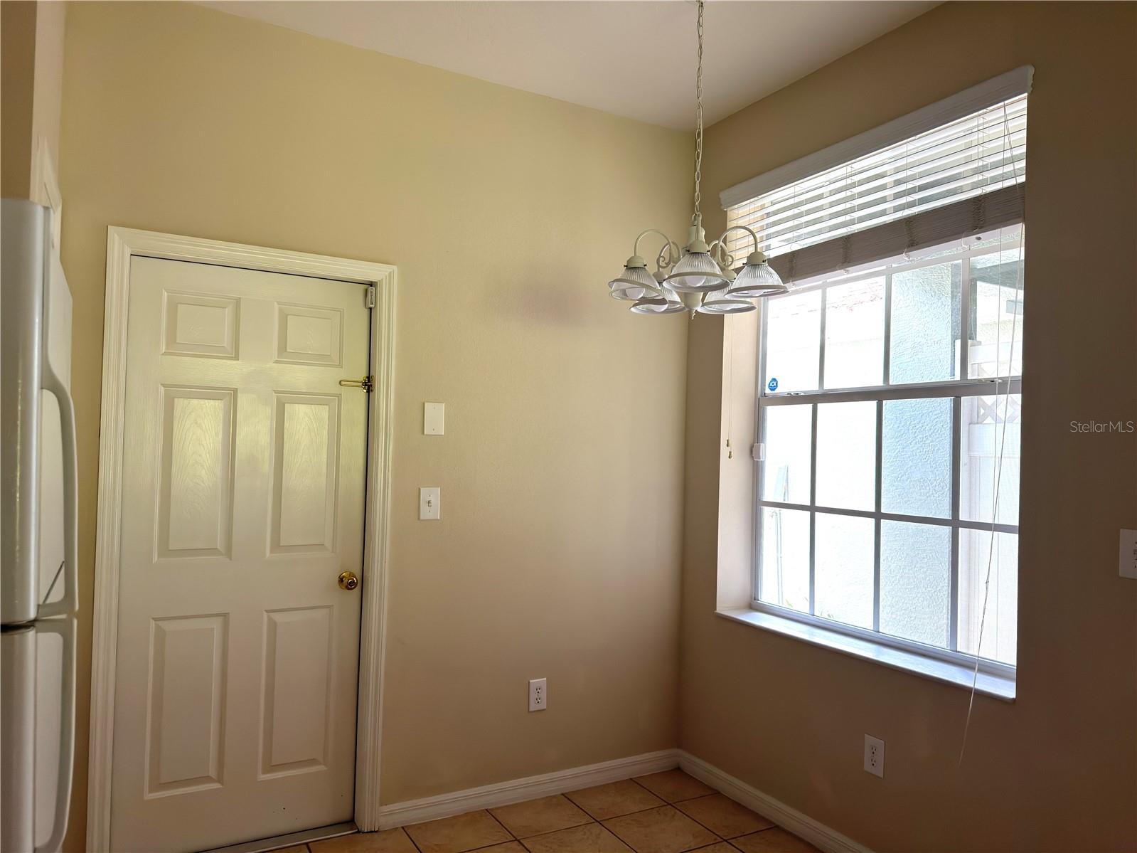 2437 EARLSWOOD CT — photo 15