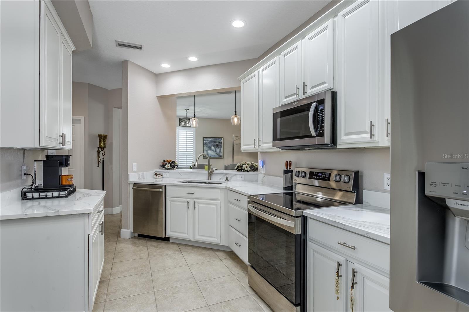 312 SENECA FALLS DR — photo 13