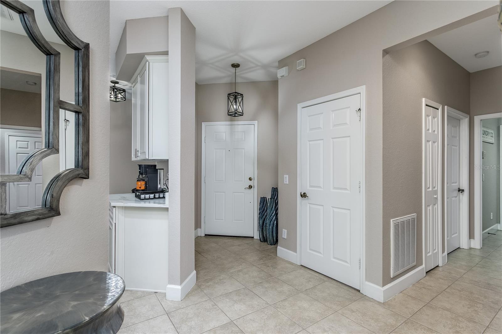 312 SENECA FALLS DR — photo 5