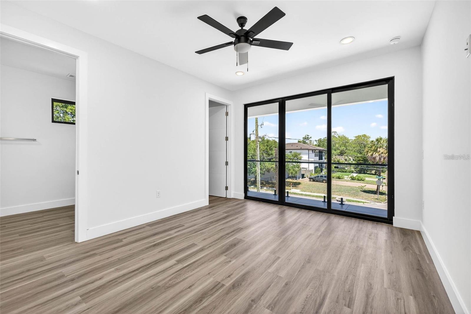 4426 W EUCLID AVE — photo 31