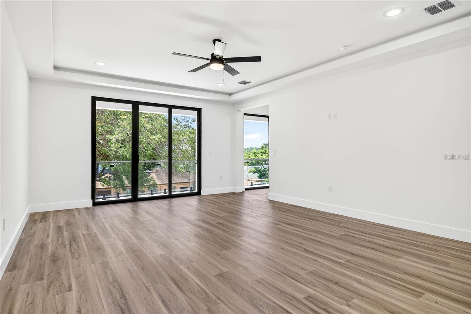 4426 W EUCLID AVE — photo 40