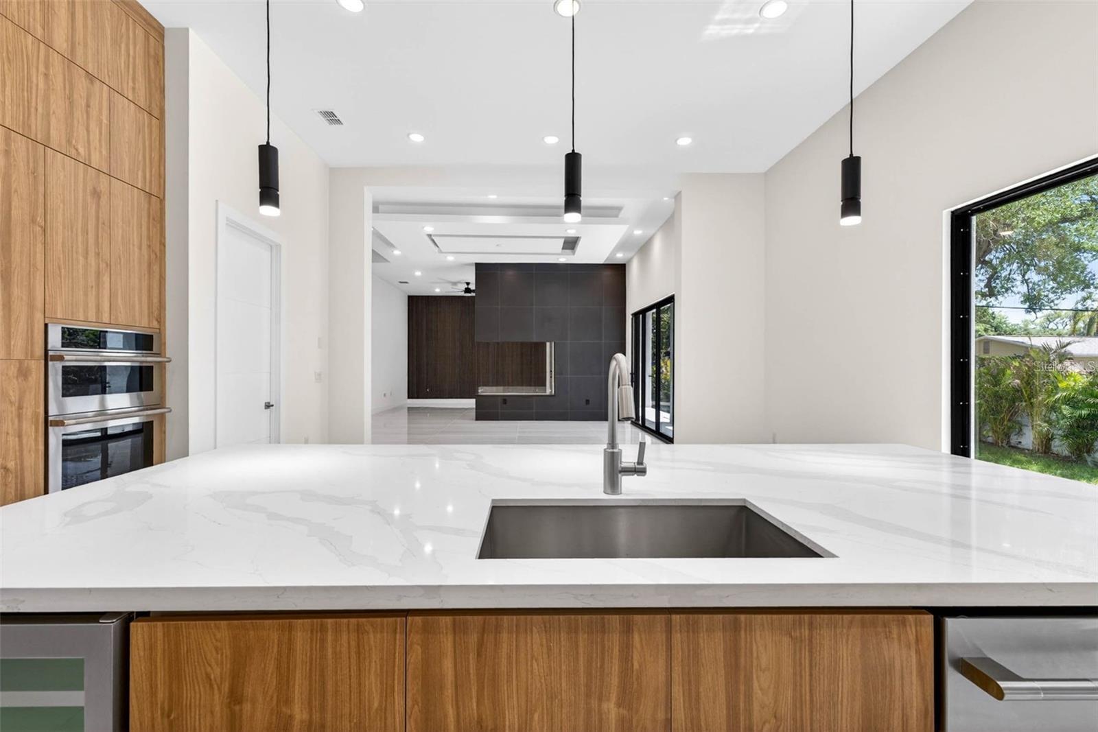 4426 W EUCLID AVE — photo 17