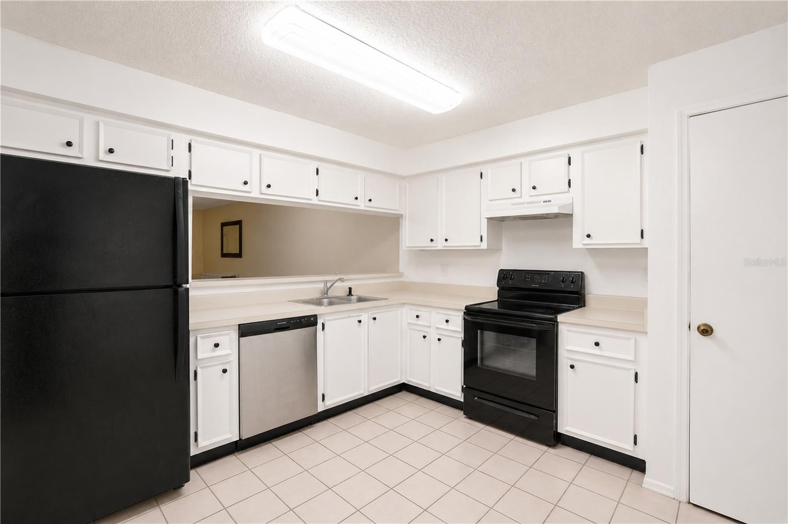 602 SAINT HENRY DR — photo 4