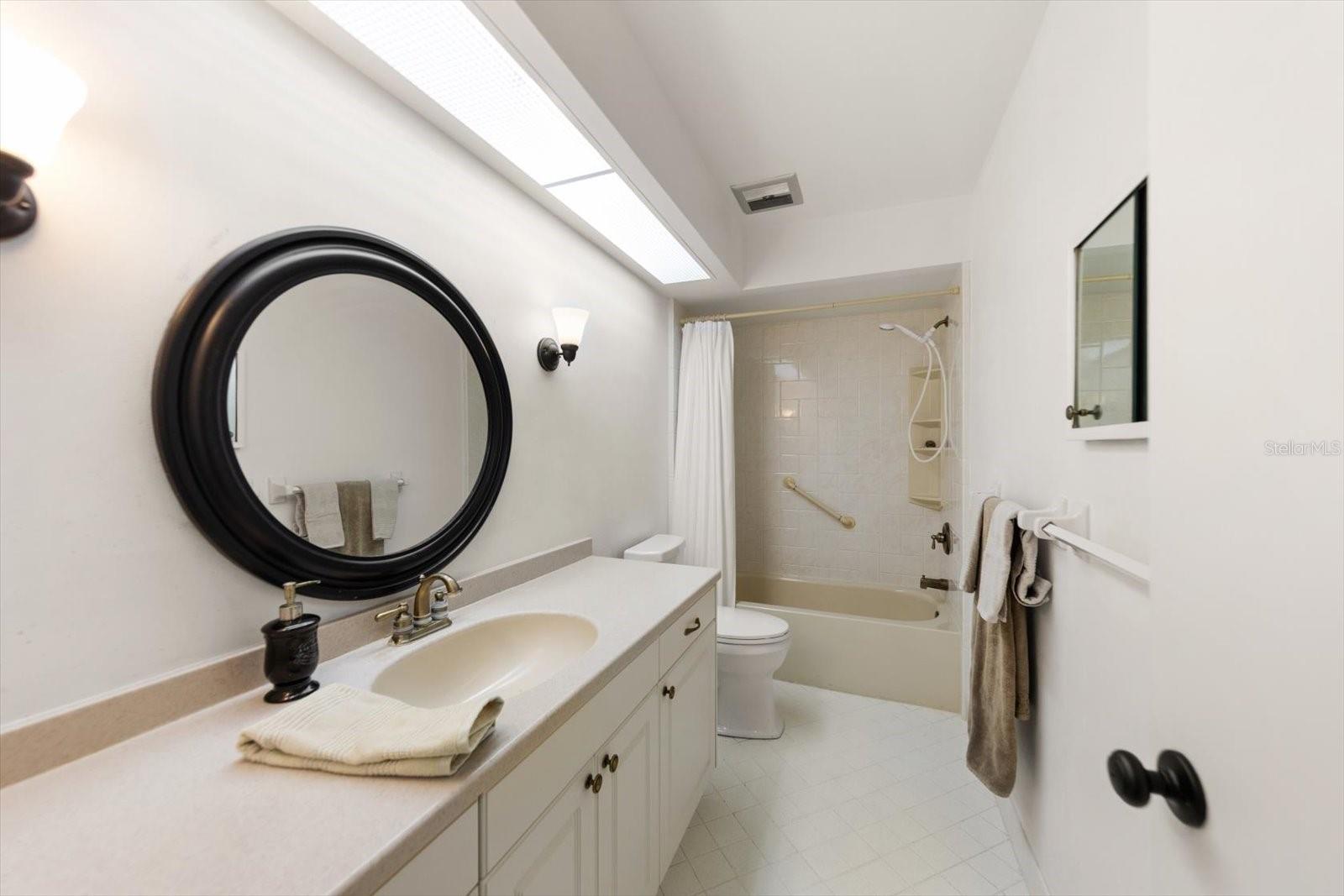 1668 S LAKE AVE #2 — photo 12