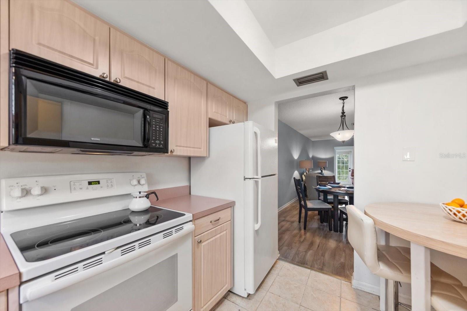 1668 S LAKE AVE #2 — photo 6