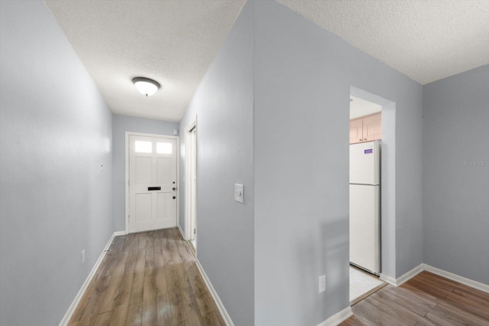1668 S LAKE AVE #2 — photo 2