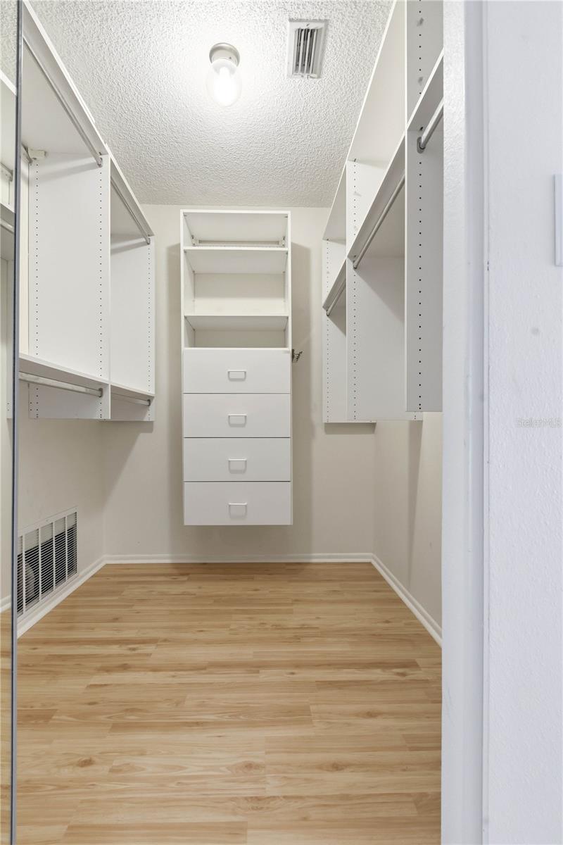 5515 SALEM SQUARE DR S — photo 18